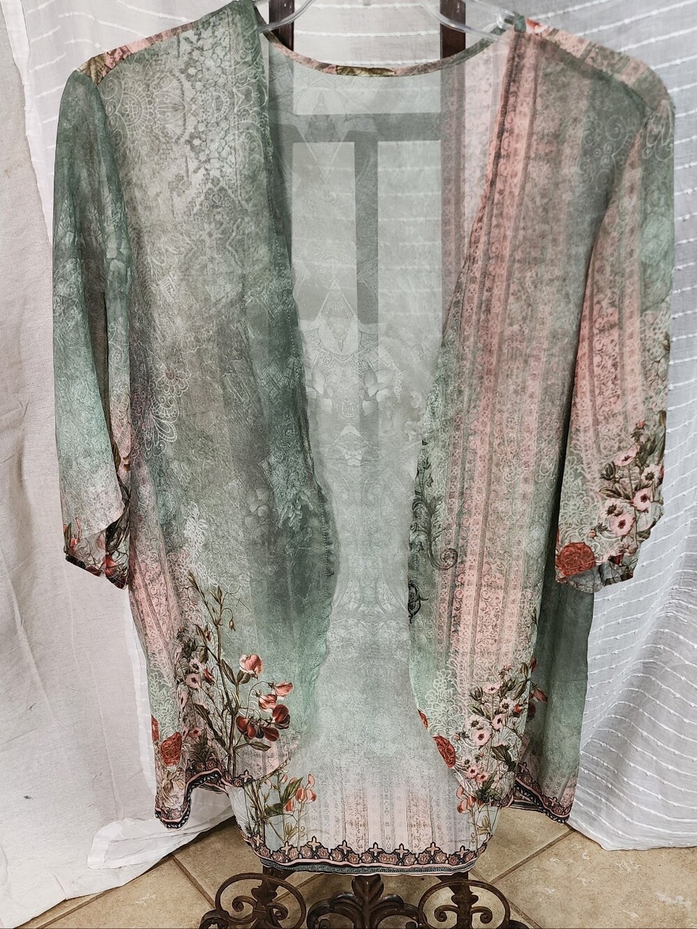 Emery Rose Floral Kimono in Mint and Blush Aztec Whimsical Design‎ 3XL